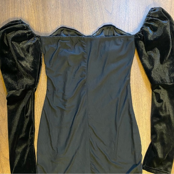 PrettyLittleThing Black Velvet Corset Puff Sleve Mini Dress Size 4 NWT - Picture 7 of 11